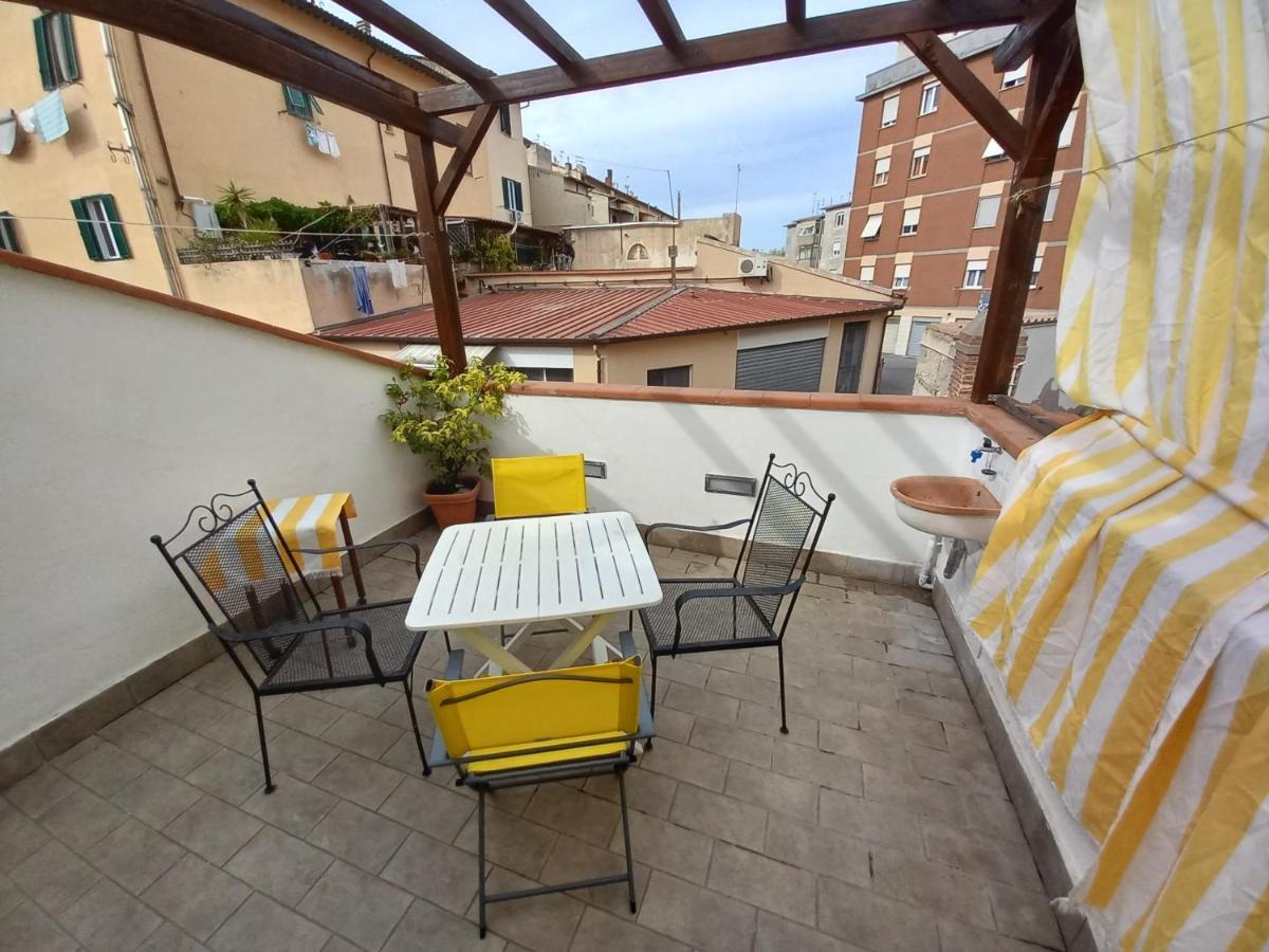 "La Casita", 2 Floors Apartment, Private Parking 1 Car Or 2 Bikes, Air-Cond And Terrace Livorno Exterior foto