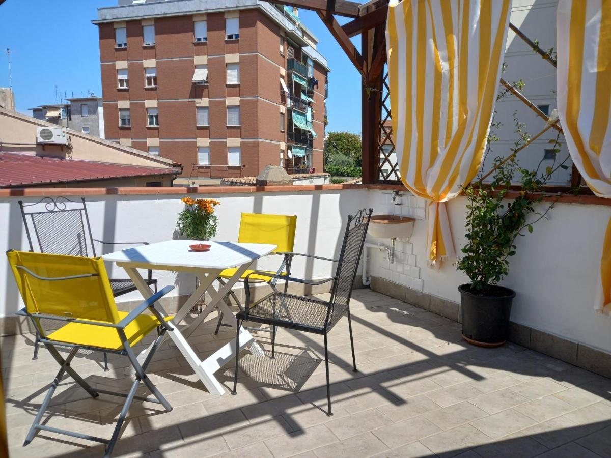 "La Casita", 2 Floors Apartment, Private Parking 1 Car Or 2 Bikes, Air-Cond And Terrace Livorno Exterior foto